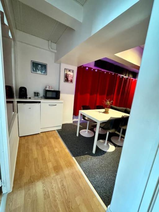 Experience Cinema Immersif Dans Appartement Renove Pres De Montmartre Paris Exterior photo